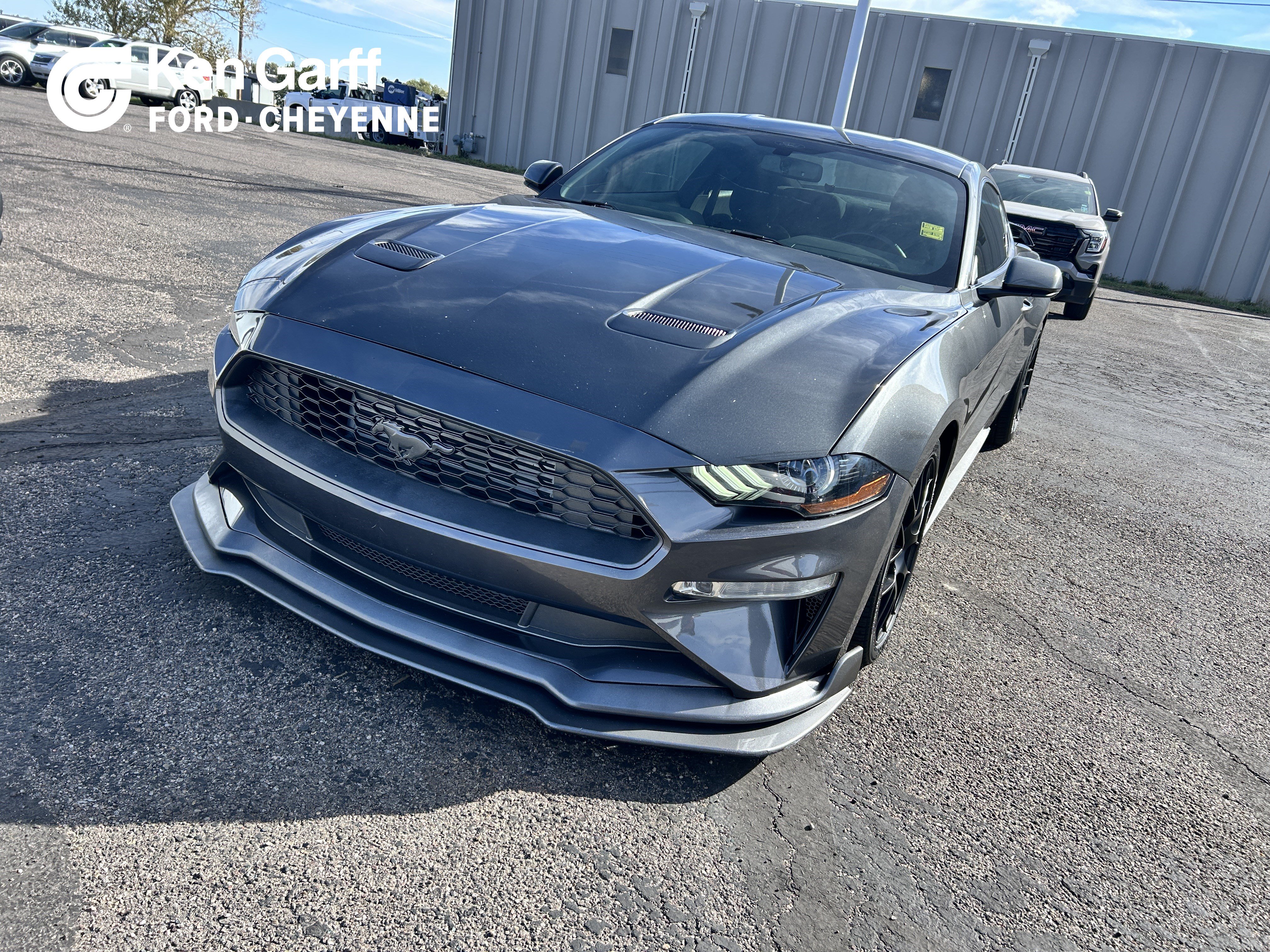 Used 2018 Ford Mustang Coupe RWD image 1