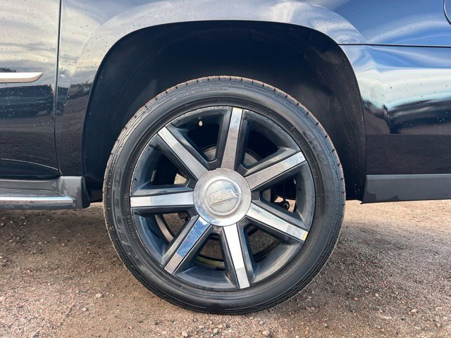 Used 2017 Cadillac Escalade ESV Luxury RWD image 13