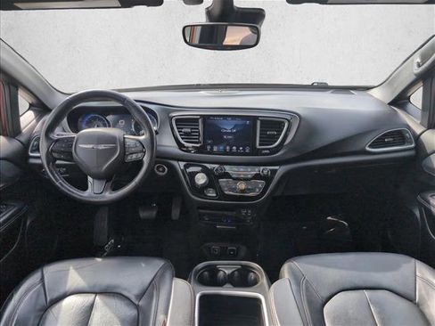 Used 2019 Chrysler Pacifica Touring-L Plus w/ Advanced Safetytec Group image 18