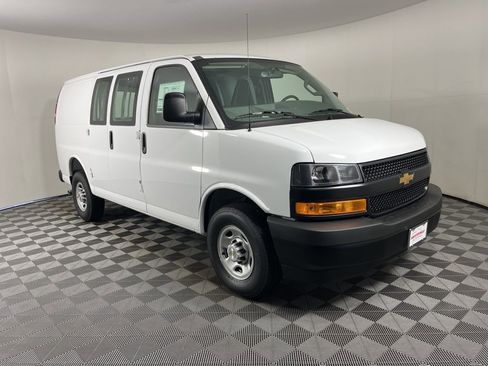 New 2026 Chevrolet Express 2500 image 6