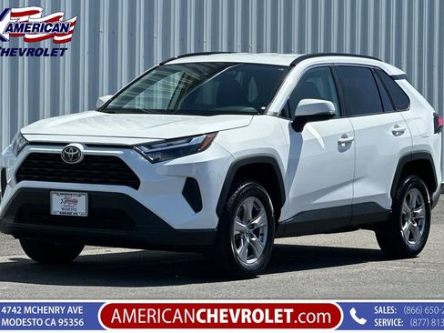 Used 2025 Toyota RAV4 XLE FWD image 8