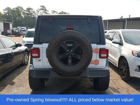 Used 2018 Jeep Wrangler Unlimited Sport S AWD/4WD image 3