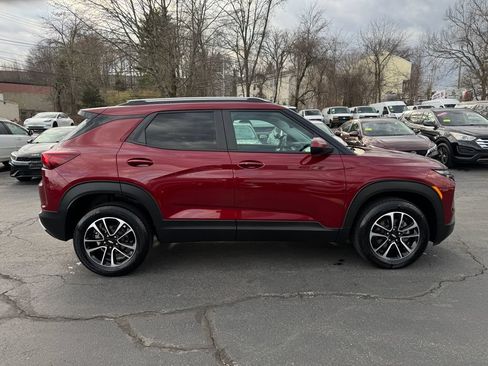 Used 2025 Chevrolet TrailBlazer LT AWD/4WD image 12