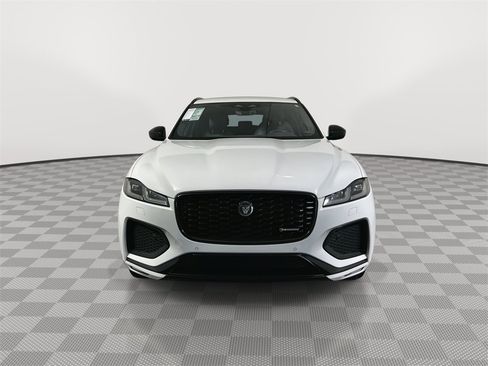 Used 2024 Jaguar F-PACE R-Dynamic S image 3