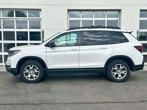 Certified 2023 Honda Passport TrailSport image 3