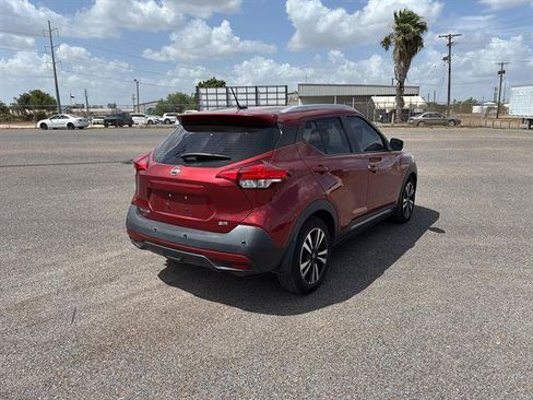Used 2020 Nissan Kicks SR w/ SR Premium Package FWD image 7