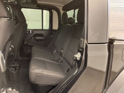 Certified 2022 Jeep Gladiator Sport w/ Trailer Tow Package image 20