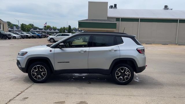 Used 2026 Jeep Compass Trailhawk AWD/4WD image 5
