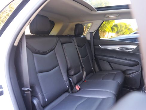 Used 2018 Cadillac XT5 Luxury w/ LPO, Black Ice Package image 16