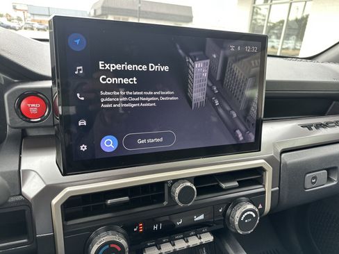 Used 2025 Toyota Tacoma TRD Sport image 17