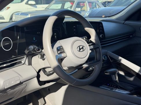 Used 2021 Hyundai Elantra SEL w/ Convenience Package image 19