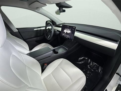 Used 2022 Tesla Model Y Performance image 41