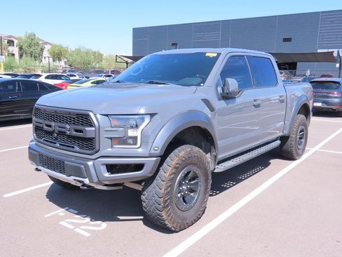 Used 2018 Ford F150 Raptor w/ Equipment Group 802A Luxury AWD/4WD image 2