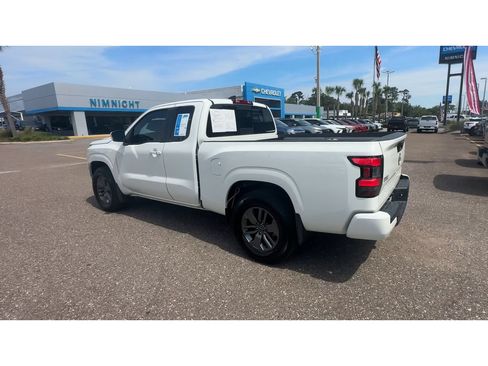 Used 2025 Nissan Frontier SV w/ SV Convenience Package RWD image 5