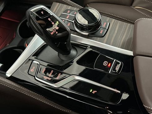 Used 2023 BMW M550i xDrive w/ Executive Package image 21