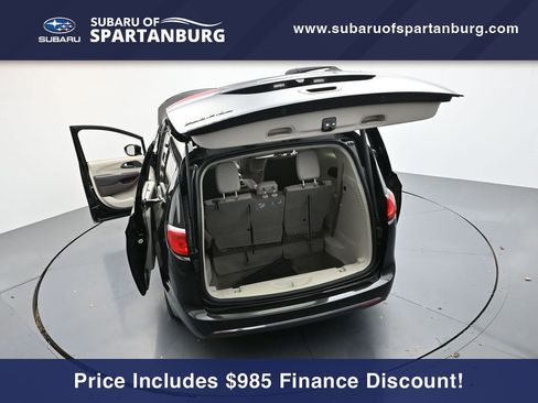 Used 2017 Chrysler Pacifica Touring-L Plus w/ Advanced Safetytec Group image 39