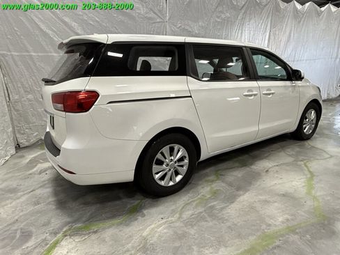 Used 2018 Kia Sedona L image 8