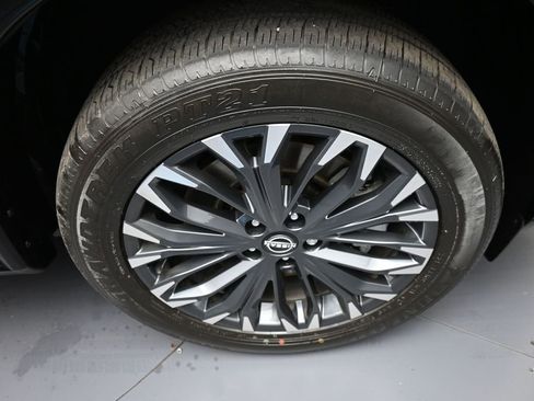 Used 2026 Nissan Rogue Platinum w/ Tech Package AWD/4WD image 13