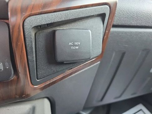 Used 2016 Ford F350 Lariat w/ Lariat Ultimate Package image 31