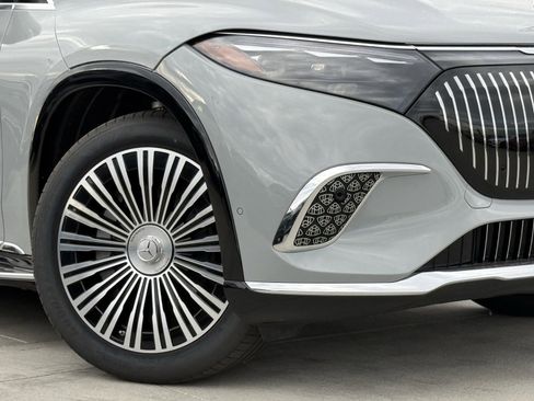 New 2025 Mercedes-Benz Maybach EQS 680 4MATIC image 4