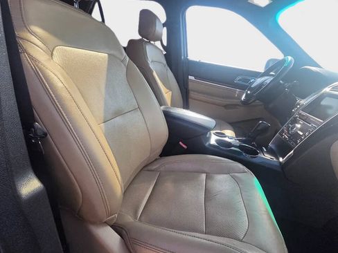 Used 2016 Ford Explorer Limited FWD image 12