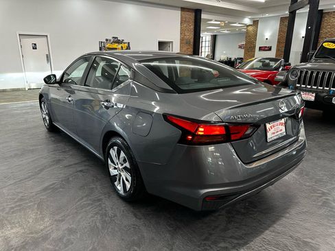 Used 2023 Nissan Altima 2.5 S FWD image 6