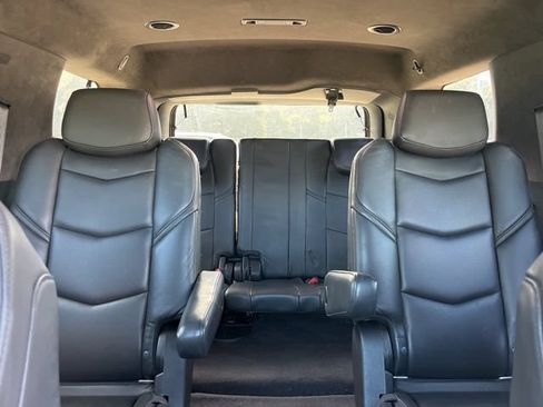 Used 2020 Cadillac Escalade Platinum AWD/4WD image 40