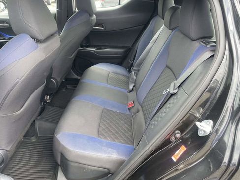 Used 2022 Toyota C-HR XLE FWD image 12