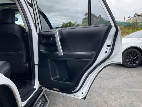 Used 2019 Toyota 4Runner SR5 Premium AWD/4WD image 58
