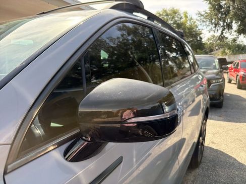 Certified 2022 Kia Sorento X-Line EX AWD/4WD image 6