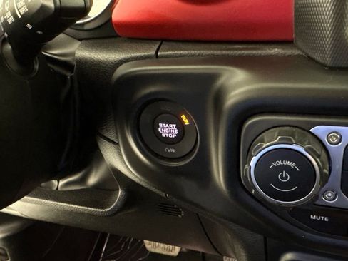 Used 2022 Jeep Wrangler Rubicon AWD/4WD image 28