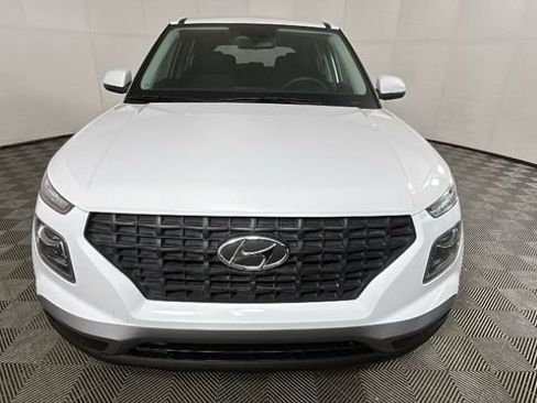 Used 2024 Hyundai Venue SE FWD image 8