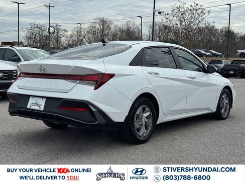 Certified 2024 Hyundai Elantra SE image 13