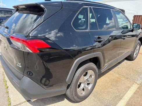 Used 2025 Toyota RAV4 LE AWD/4WD image 6