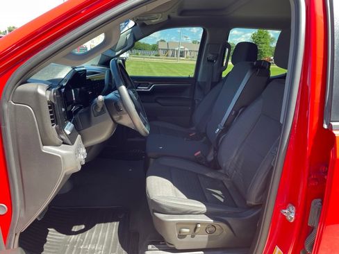 Used 2025 Chevrolet Silverado 1500 LT AWD/4WD image 8
