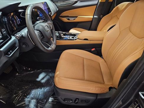 Used 2024 Lexus NX 250 FWD w/ Premium Package image 11