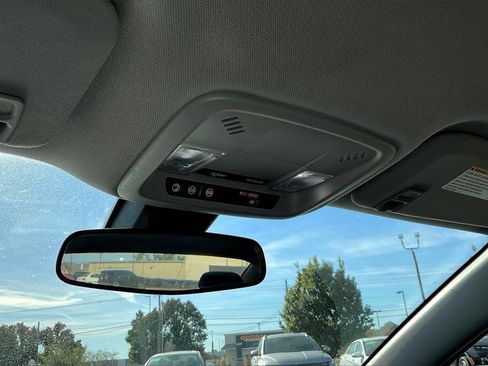 Used 2022 Chevrolet Malibu LT image 24