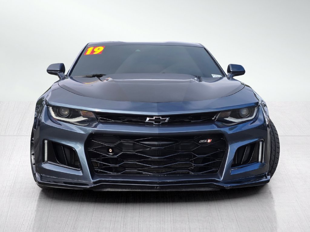 Used 2019 Chevrolet Camaro ZL1 RWD image 2