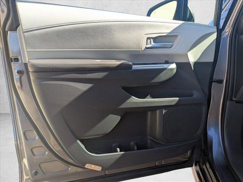 Used 2021 Toyota Sienna XLE image 10