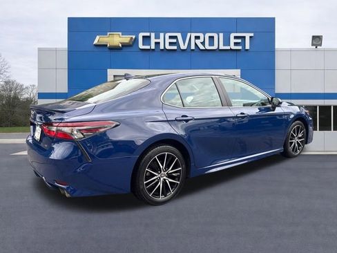 Used 2024 Toyota Camry SE FWD image 7