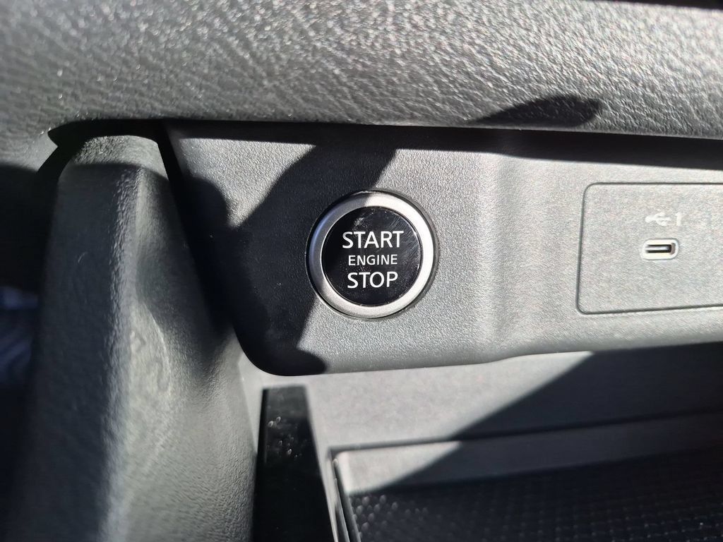 Used 2023 Nissan Rogue SV FWD image 24