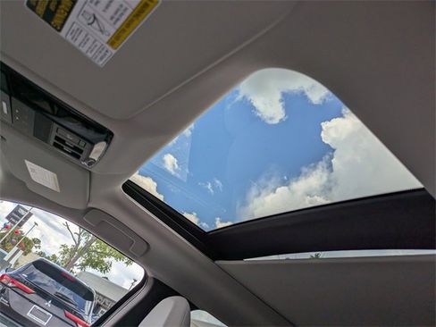 New 2025 Mitsubishi Outlander SE image 22