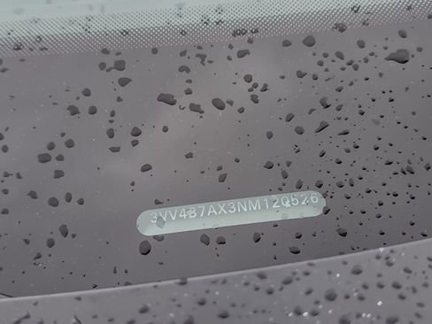 Used 2022 Volkswagen Tiguan SEL R-Line AWD/4WD image 2