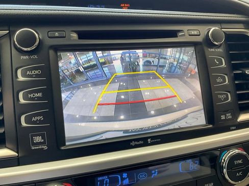 Used 2015 Toyota Highlander Limited AWD/4WD image 17
