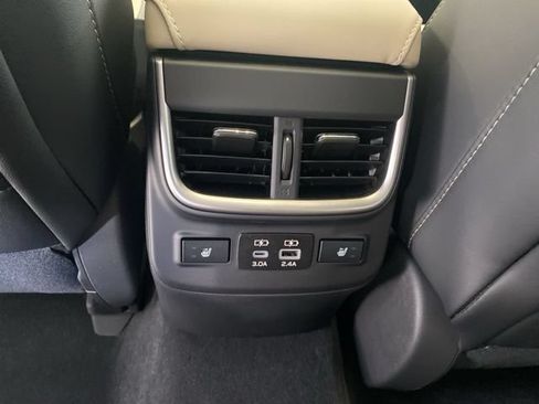 Used 2025 Subaru Outback Limited AWD/4WD image 14