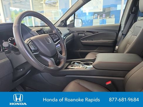 Used 2025 Honda Ridgeline Black Edition image 14