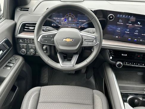 New 2026 Chevrolet Suburban LS image 16