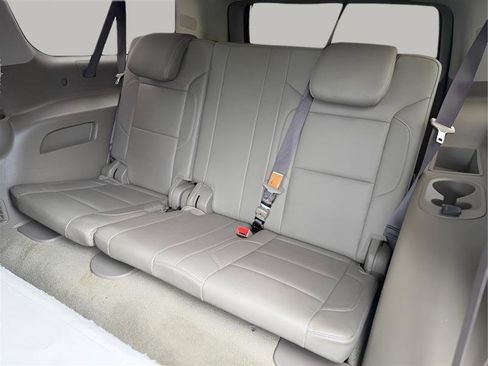Used 2018 Chevrolet Suburban LT RWD image 27