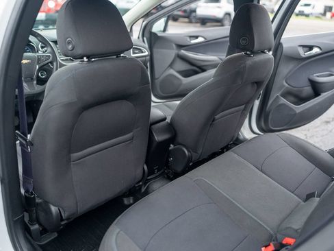 Used 2017 Chevrolet Cruze LT w/ Convenience Package FWD image 18