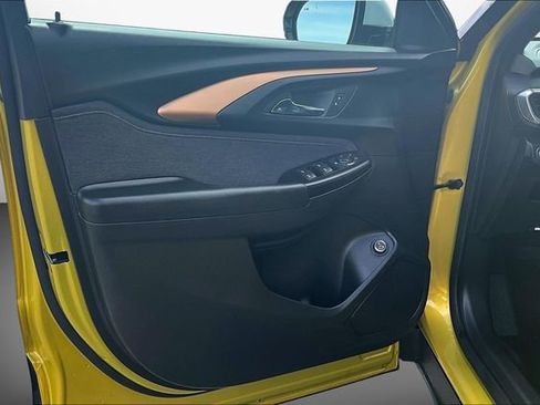 Used 2023 Chevrolet TrailBlazer ACTIV w/ Sun and Liftgate Package AWD/4WD image 17